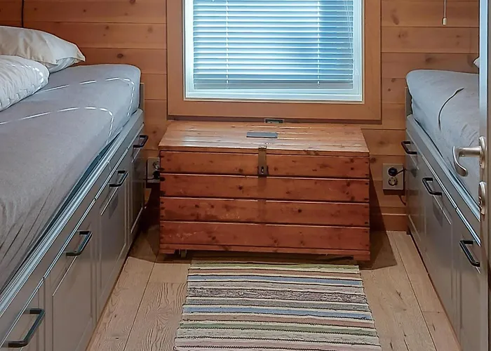 Hébergement de vacances 4 Bedroom Cozy In Skollenborg