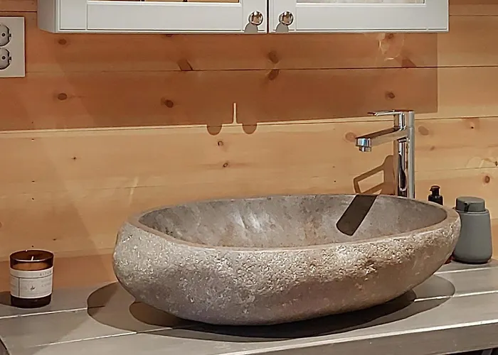 4 Bedroom Cozy In Skollenborg * Lindaskroken