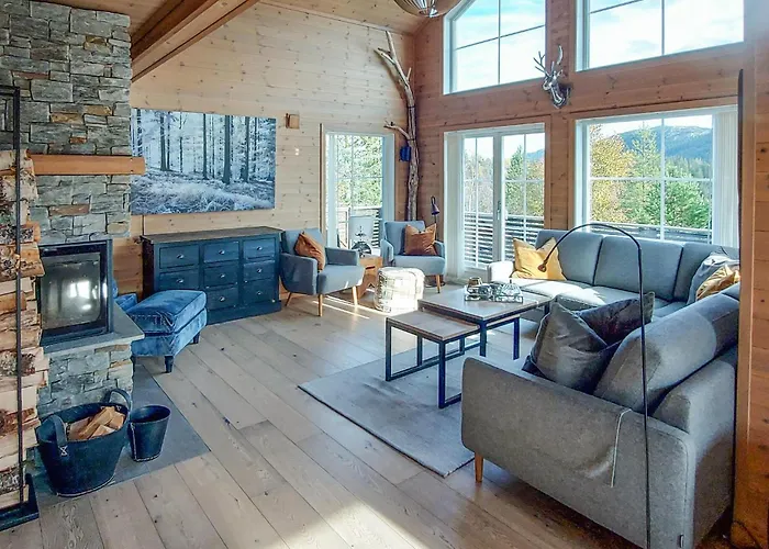 Hébergement de vacances 4 Bedroom Cozy In Skollenborg