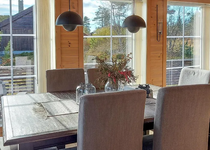 4 Bedroom Cozy In Skollenborg * Lindaskroken