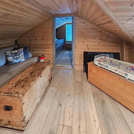 4 Bedroom Cozy In Skollenborg Dom wakacyjny Lindaskroken